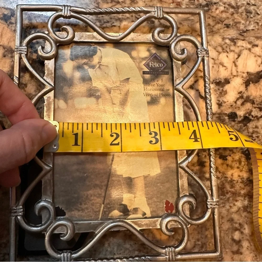 Vtg.-Style Silver Metal Free Standing Horizontal or Vertical Photo Frame 3.5 x 5